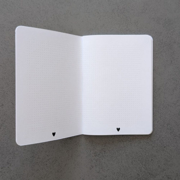 interieur carnet a6 pointilles coeur